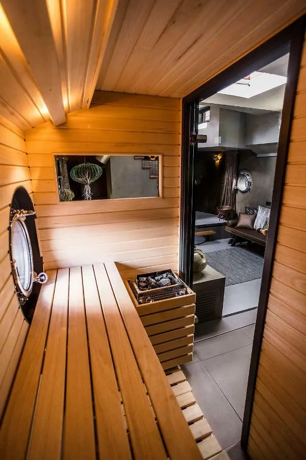 Boat & Boost Amsterdam Bed & Breakfast